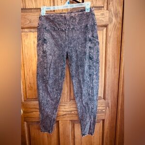 ZENANA 2X MINERAL WASH WIDE WAISTBAND LEGGING BlackBerry. Nice leggings. NWOT